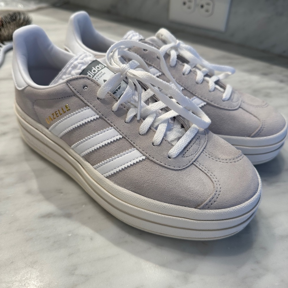 Adidas women’s gazelle 6.5 platforms new